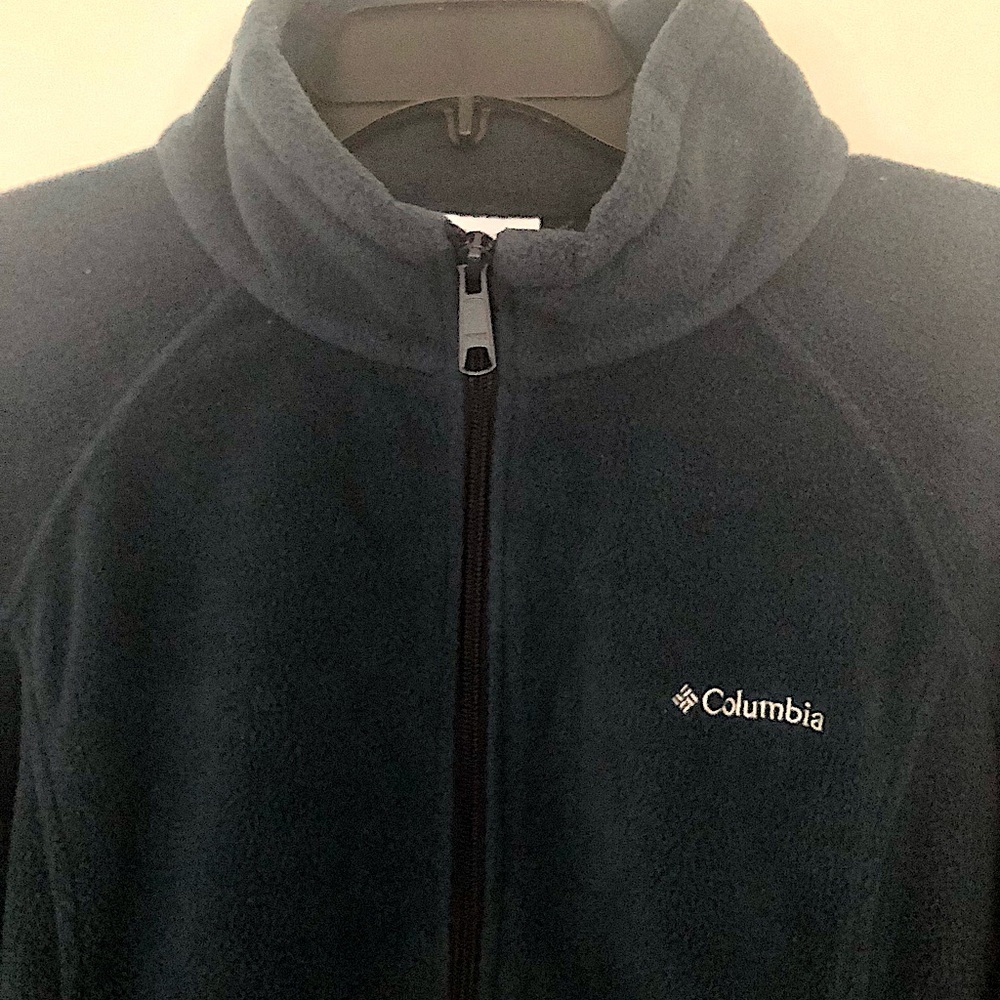Columbia zip up sweatshirt. Blue. XL